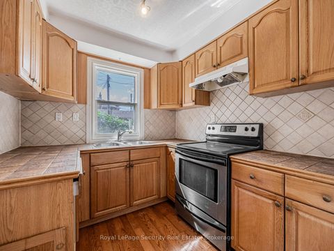 Photo 2 at 147 Hope Street, Davenport, Toronto