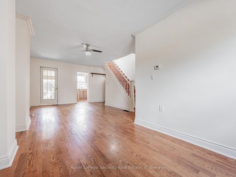 Photo 10 at 147 Hope Street, Davenport, Toronto