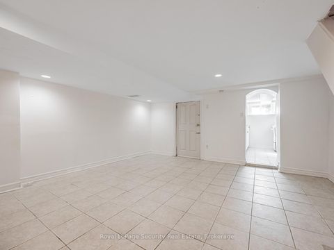 Photo 16 at 147 Hope Street, Davenport, Toronto
