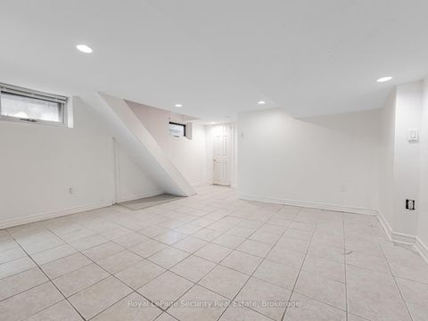 Photo 18 at 147 Hope Street, Davenport, Toronto