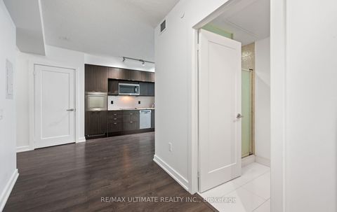 Photo 10 at 1407 - 10 York Street, Waterfront Communities C1, Toronto