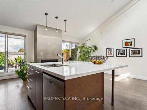 Photo 1 at 204 - 670 Richmond Street W, Niagara, Toronto