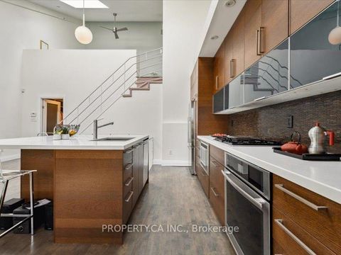Photo 2 at 204 - 670 Richmond Street W, Niagara, Toronto