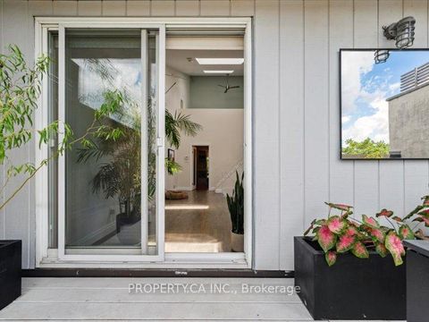 Photo 4 at 204 - 670 Richmond Street W, Niagara, Toronto