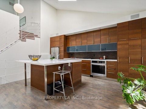 Photo 7 at 204 - 670 Richmond Street W, Niagara, Toronto