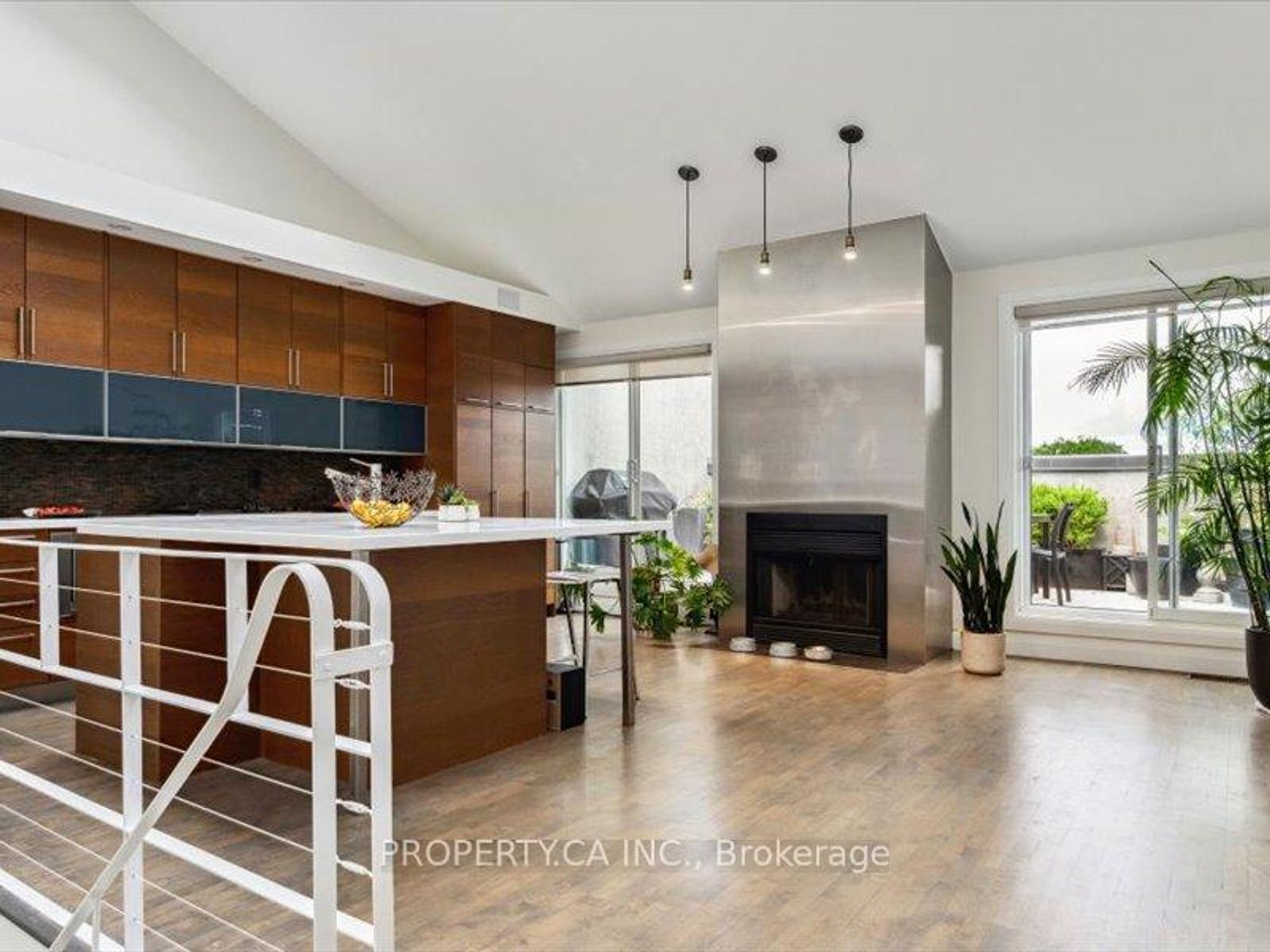 204 - 670 Richmond Street W, Niagara, Toronto 