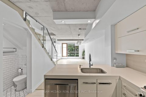 Photo 11 at 123 - 55 Stewart Street, Waterfront Communities C1, Toronto