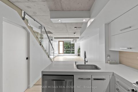Photo 12 at 123 - 55 Stewart Street, Waterfront Communities C1, Toronto