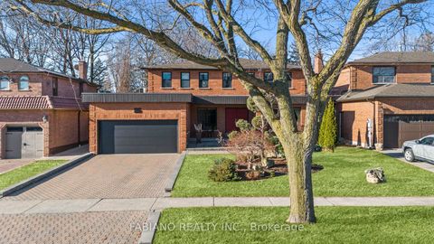 Photo 1 at 186 Wigwoss Drive, East Woodbridge, Vaughan