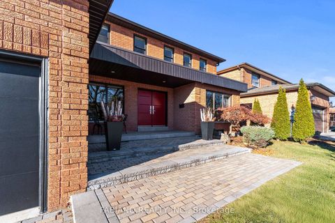 Photo 3 at 186 Wigwoss Drive, East Woodbridge, Vaughan
