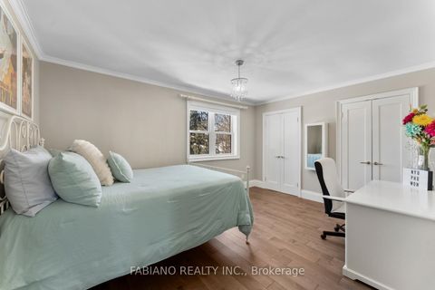 Photo 29 at 186 Wigwoss Drive, East Woodbridge, Vaughan