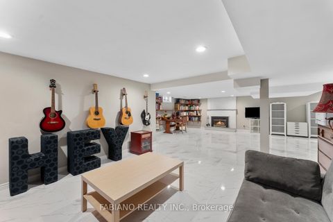 Photo 37 at 186 Wigwoss Drive, East Woodbridge, Vaughan