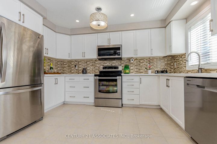 Photo 7 at 4622 Keystone Crescent, Alton, Burlington