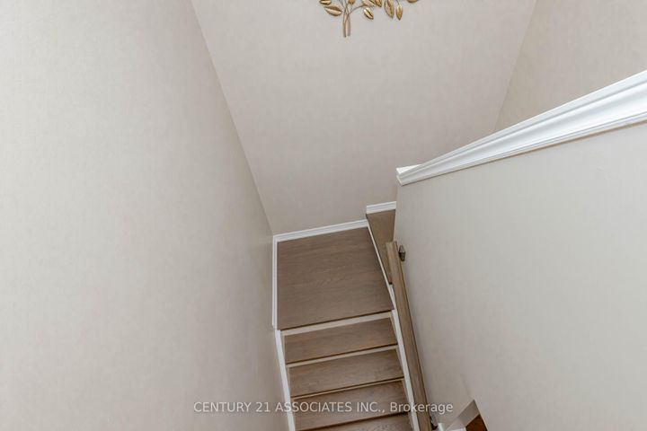 Photo 10 at 4622 Keystone Crescent, Alton, Burlington