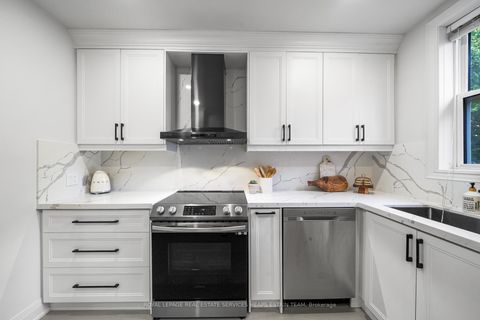 Photo 10 at 212 York Mills Road, Windfields, Toronto