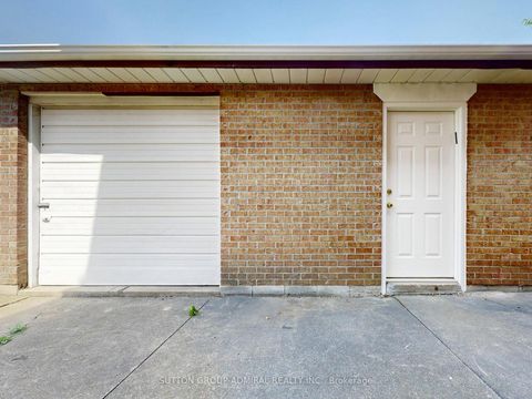 Photo 46 at 15 Gorman Park, Clanton Park, Toronto
