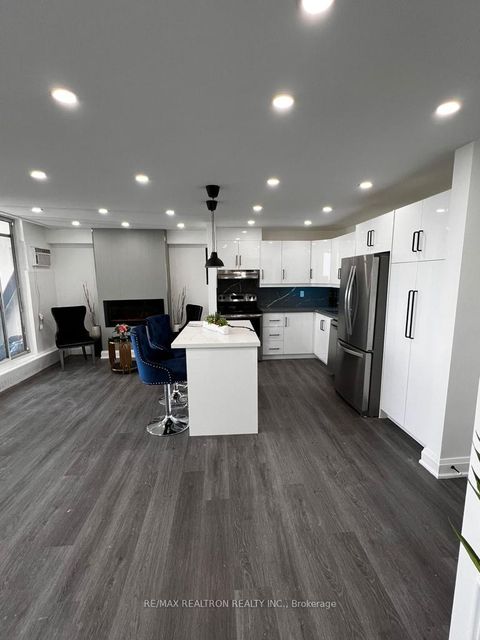 Photo 8 at 1804 - 60 Pavane Linkway Way, Flemingdon Park, Toronto