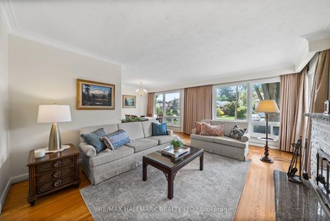 Photo 3 at 232 Newton Drive, Newtonbrook East, Toronto