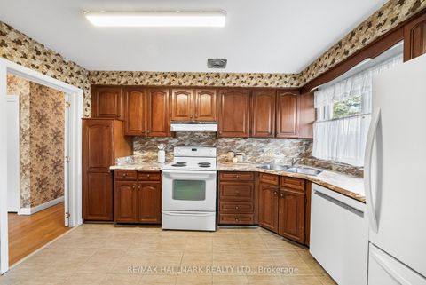 Photo 9 at 232 Newton Drive, Newtonbrook East, Toronto