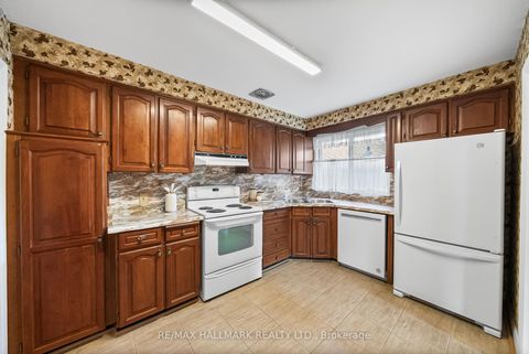 Photo 10 at 232 Newton Drive, Newtonbrook East, Toronto