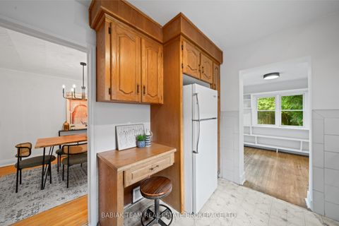 Photo 10 at 117 South Kingsway, Swansea, Toronto
