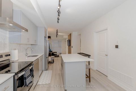 Photo 19 at 123 - 349 Wheat Boom Drive E, JM Joshua Meadows, Oakville