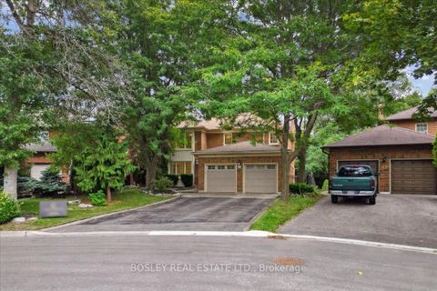 Photo 1 at 50 Simmons Crescent, Aurora Highlands, Aurora