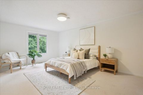 Photo 23 at 50 Simmons Crescent, Aurora Highlands, Aurora