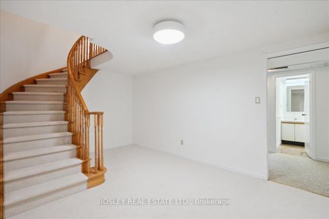 Photo 30 at 50 Simmons Crescent, Aurora Highlands, Aurora