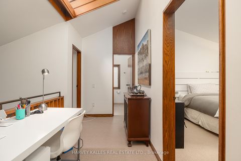 Photo 13 at 86 Cortleigh Boulevard, Lawrence Park South, Toronto