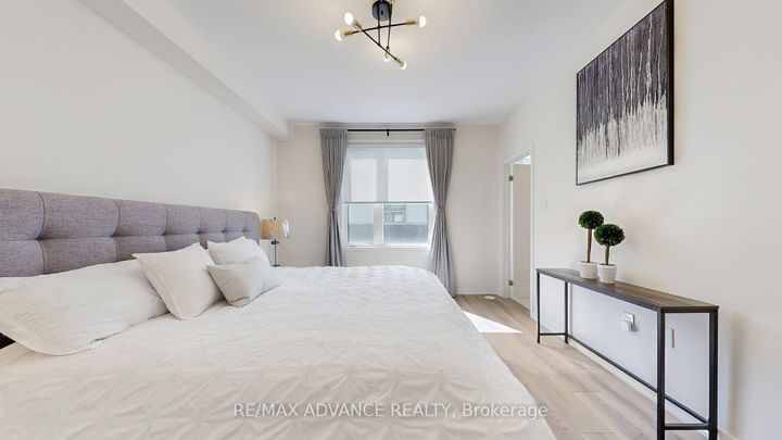 Photo 21 at 33 Origin Way, Patterson, Vaughan