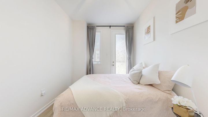 Photo 26 at 33 Origin Way, Patterson, Vaughan