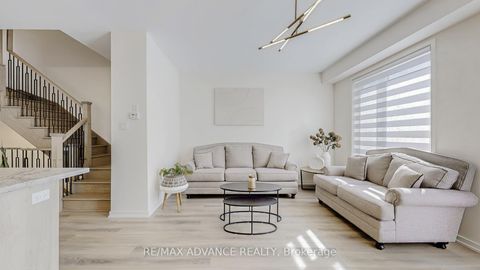 Photo 1 at 33 Origin Way, Patterson, Vaughan