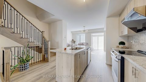 Photo 10 at 33 Origin Way, Patterson, Vaughan