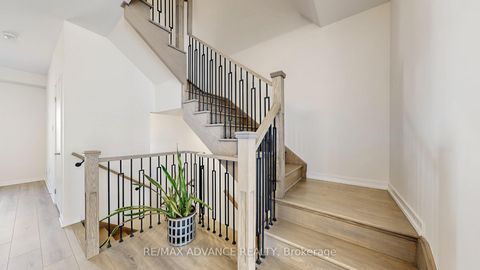 Photo 18 at 33 Origin Way, Patterson, Vaughan
