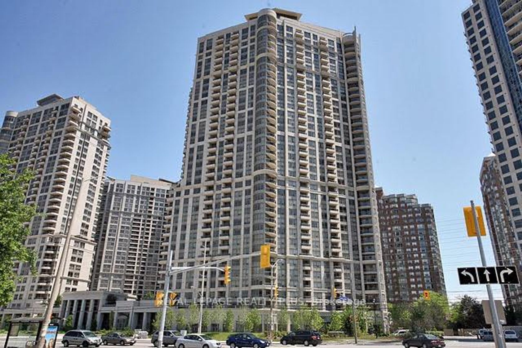 1810 - 3880 Duke Of York Boulevard, City Centre, Mississauga by Loree Meneguzzi Real Estate 1810 - 3880 Duke Of York Boulevard, City Centre, Mississauga