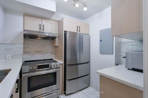 Photo 10 at 710 - 8 Lee Centre Drive, Woburn, Toronto