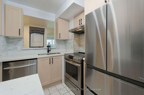 Photo 11 at 710 - 8 Lee Centre Drive, Woburn, Toronto