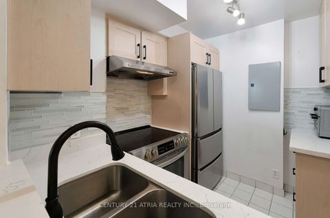 Photo 12 at 710 - 8 Lee Centre Drive, Woburn, Toronto
