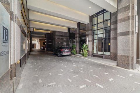 Photo 4 at 304 - 68 Yorkville Avenue, Annex, Toronto