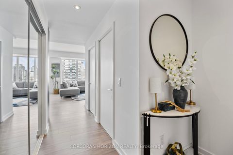 Photo 7 at PH1 - 20 Edward Street, Bay Street Corridor, Toronto Photo 7 at PH1 - 20 Edward Street, Bay Street Corridor, Toronto