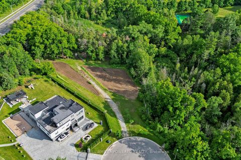 Photo 1 at 2 Honey Locust Court, Rural Vaughan, Vaughan