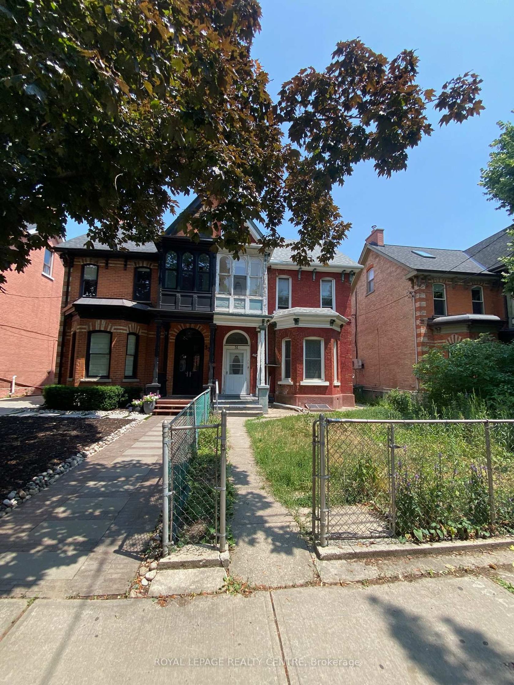 31 Beaconsfield Avenue, Little Portugal, Toronto 