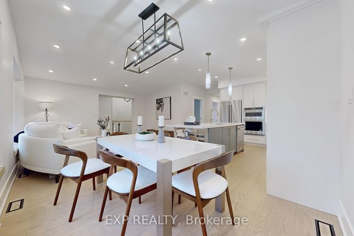 Photo 2 at 385 Easy Street, Mill Pond, Richmond Hill