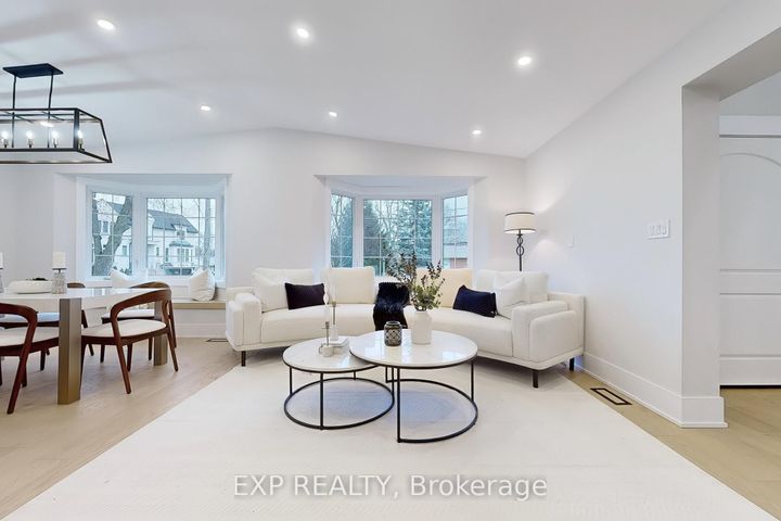 Photo 14 at 385 Easy Street, Mill Pond, Richmond Hill