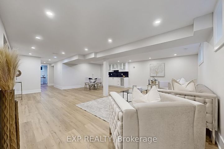 Photo 31 at 385 Easy Street, Mill Pond, Richmond Hill