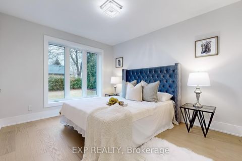 Photo 1 at 385 Easy Street, Mill Pond, Richmond Hill