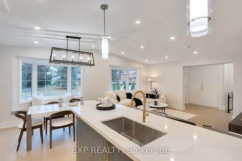 Photo 5 at 385 Easy Street, Mill Pond, Richmond Hill Photo 5 at 385 Easy Street, Mill Pond, Richmond Hill