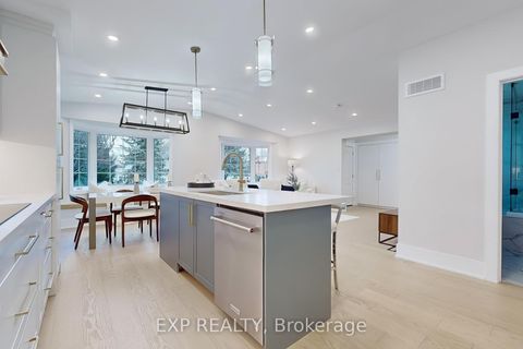 Photo 8 at 385 Easy Street, Mill Pond, Richmond Hill Photo 8 at 385 Easy Street, Mill Pond, Richmond Hill