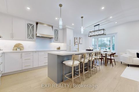 Photo 10 at 385 Easy Street, Mill Pond, Richmond Hill Photo 10 at 385 Easy Street, Mill Pond, Richmond Hill